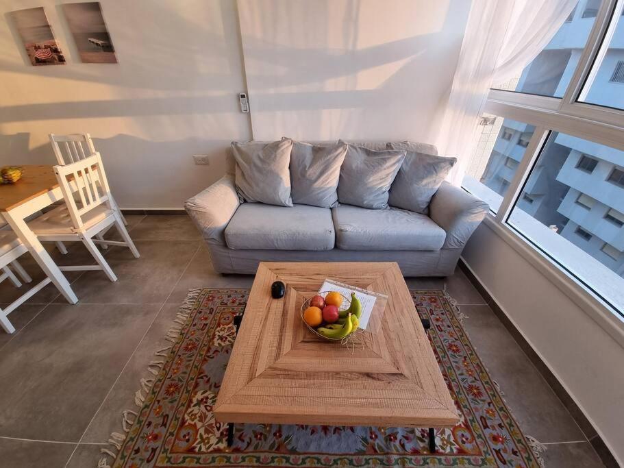 Beautiful 2-Bedroom Sea-View Apartment Netanja Exterior foto