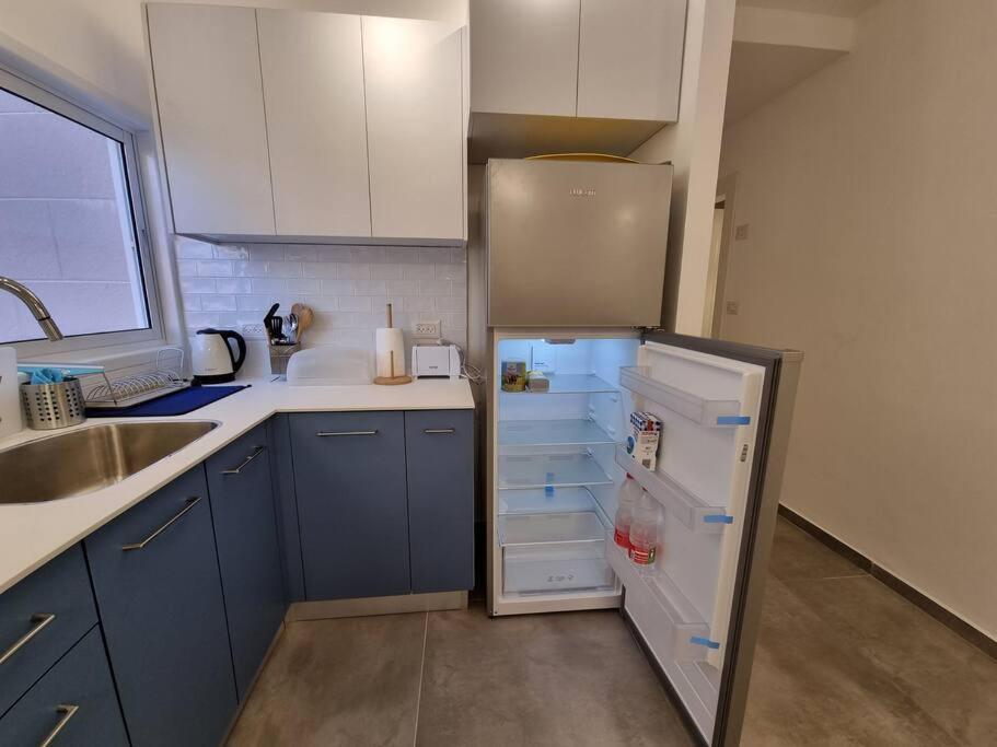 Beautiful 2-Bedroom Sea-View Apartment Netanja Exterior foto
