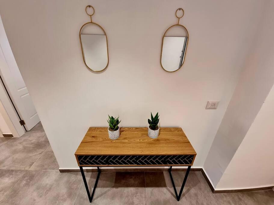 Beautiful 2-Bedroom Sea-View Apartment Netanja Exterior foto